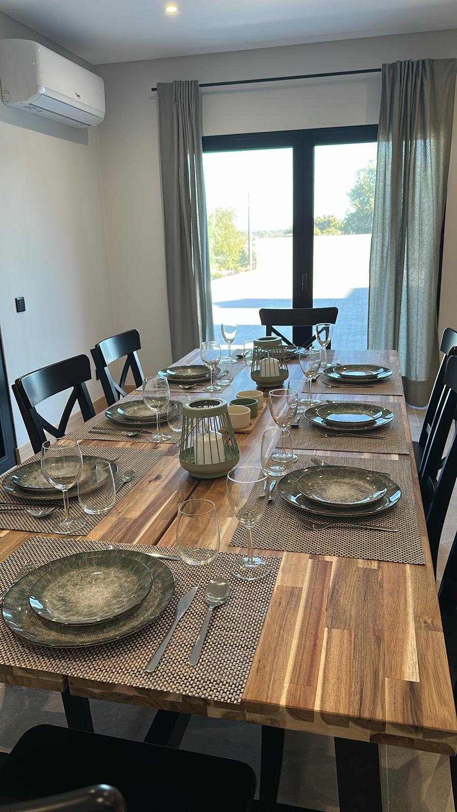 Mesa posta para jantar